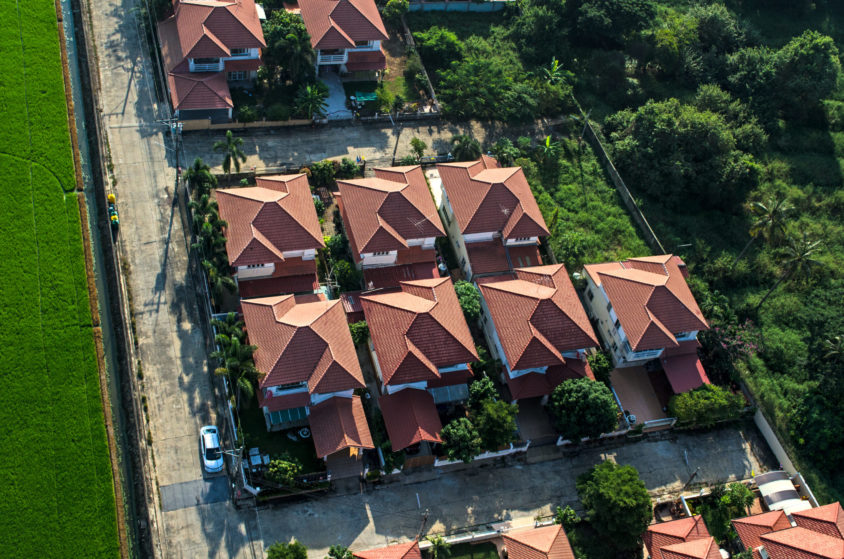 How to Clean a Roof the Right Way